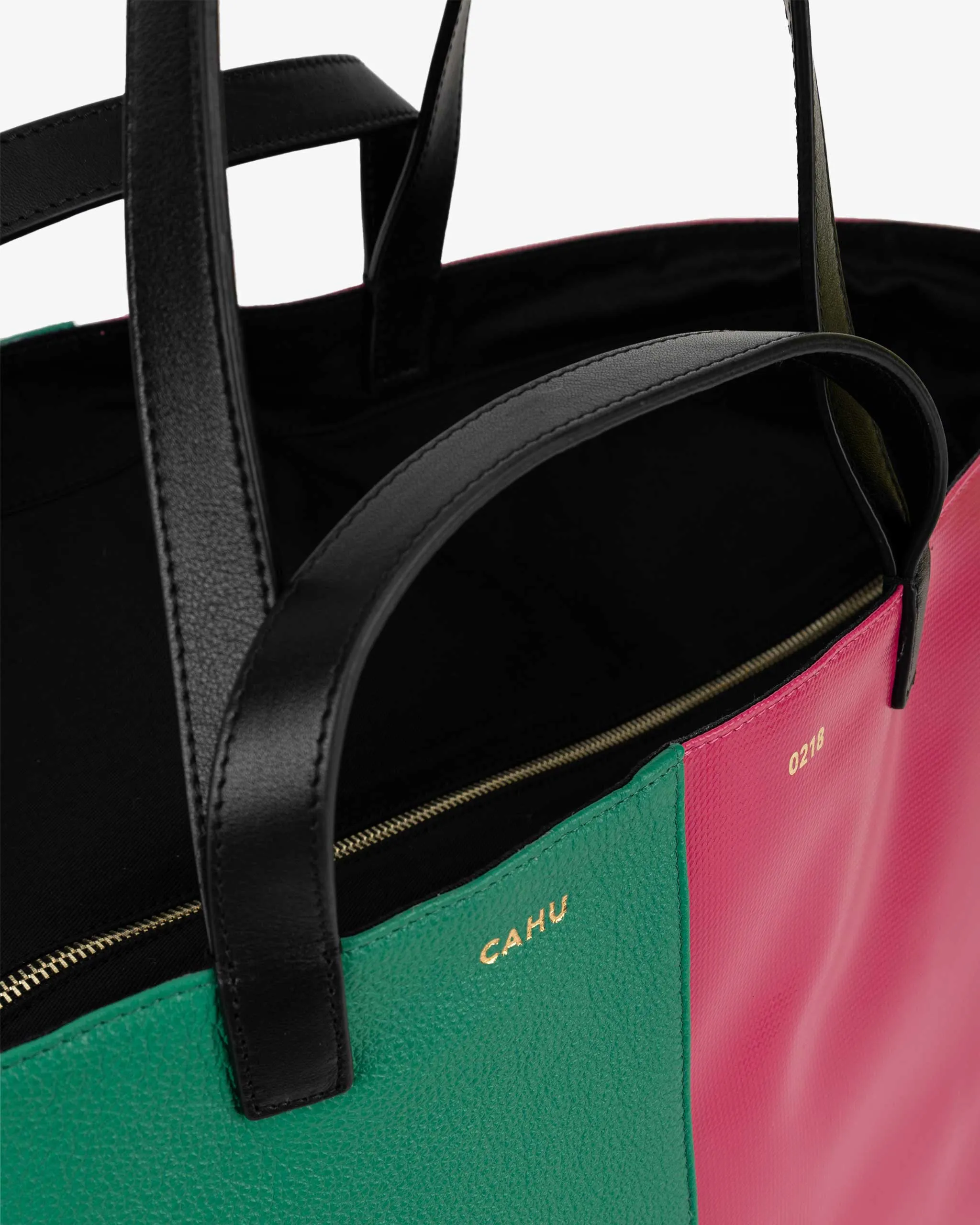 CAHU 'The Pratique Zipped' Bag