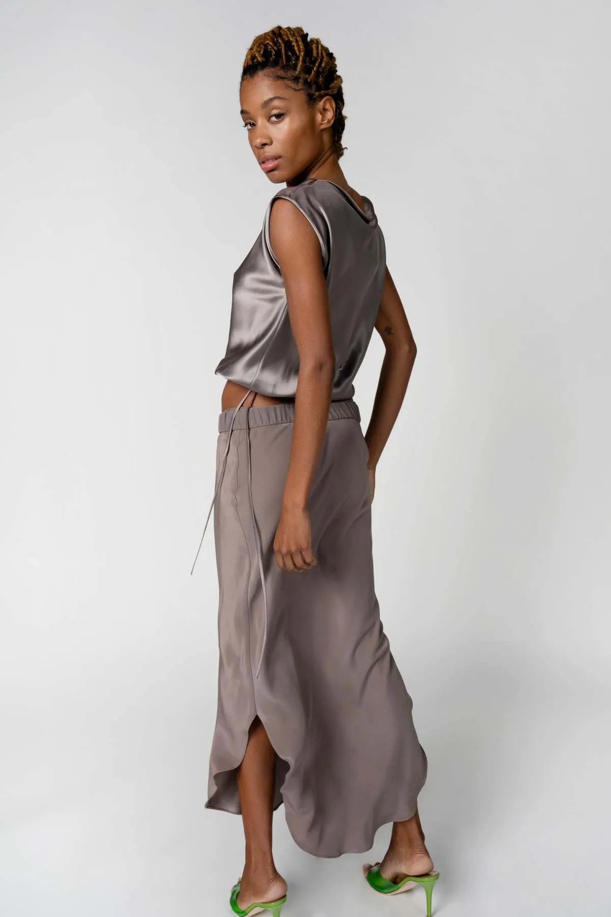 Elongated Matte Scalloped Skirt - Ash