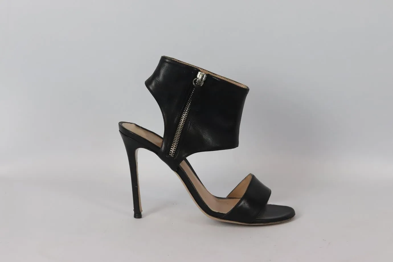 GIANVITO ROSSI ZIP DETAILED LEATHER SANDALS EU 38.5 UK 5.5 US 8.5