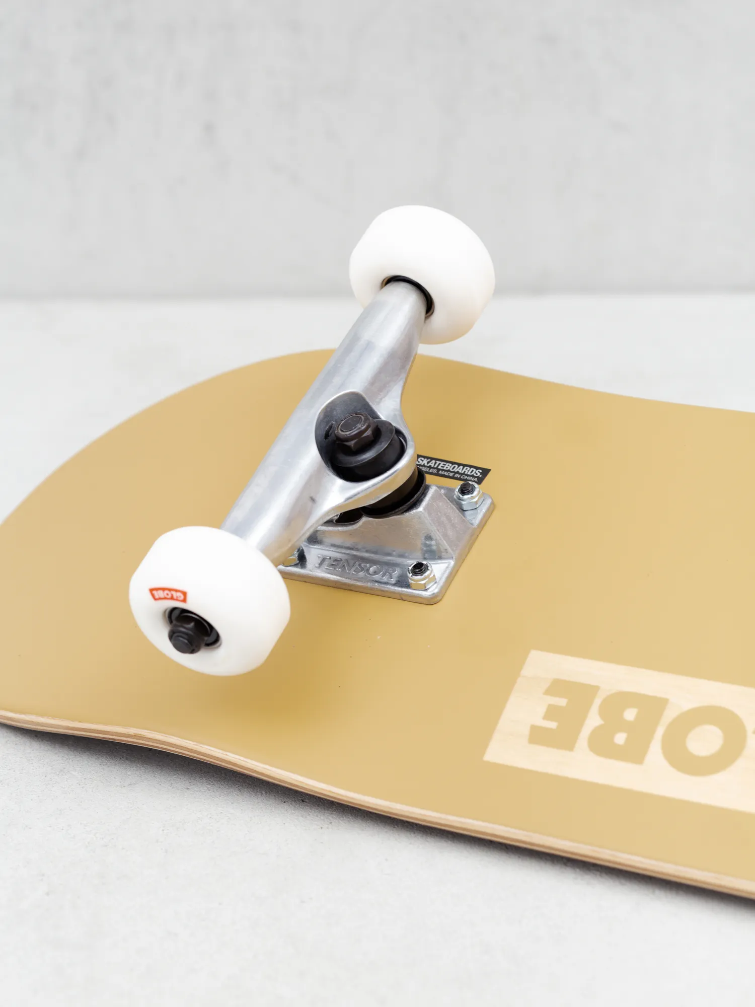 Globe Goodstock Skateboard (sahara)