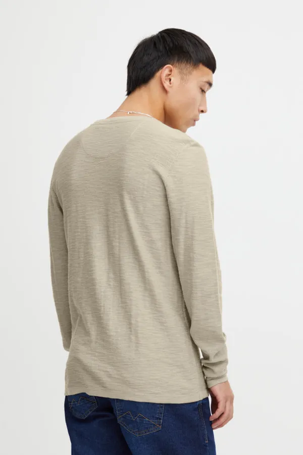 LIGHTWEIGHT PULLOVER