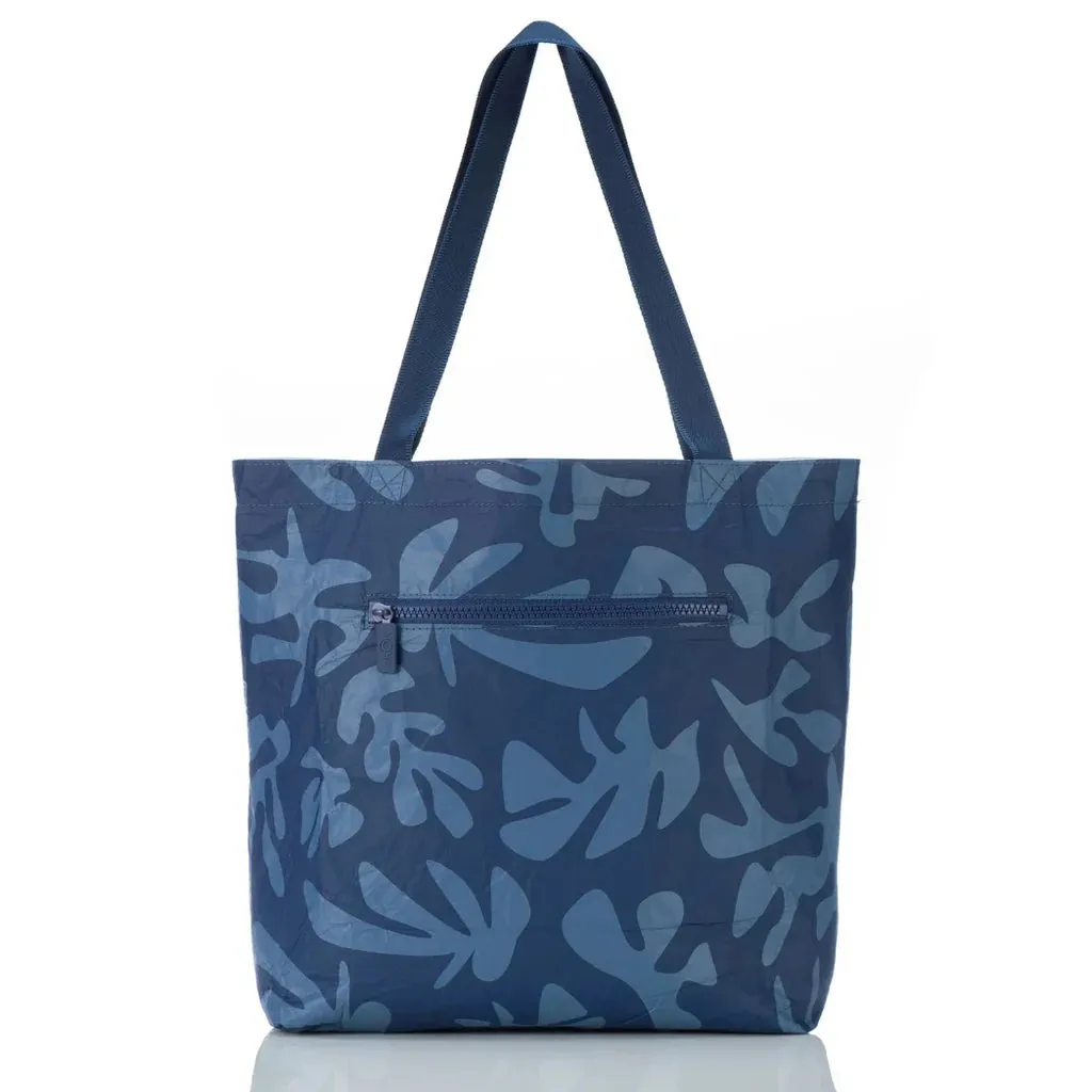 Mo'orea RVS Tote-Navy