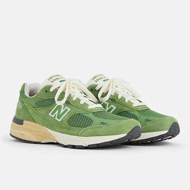 New Balance 993 Chive