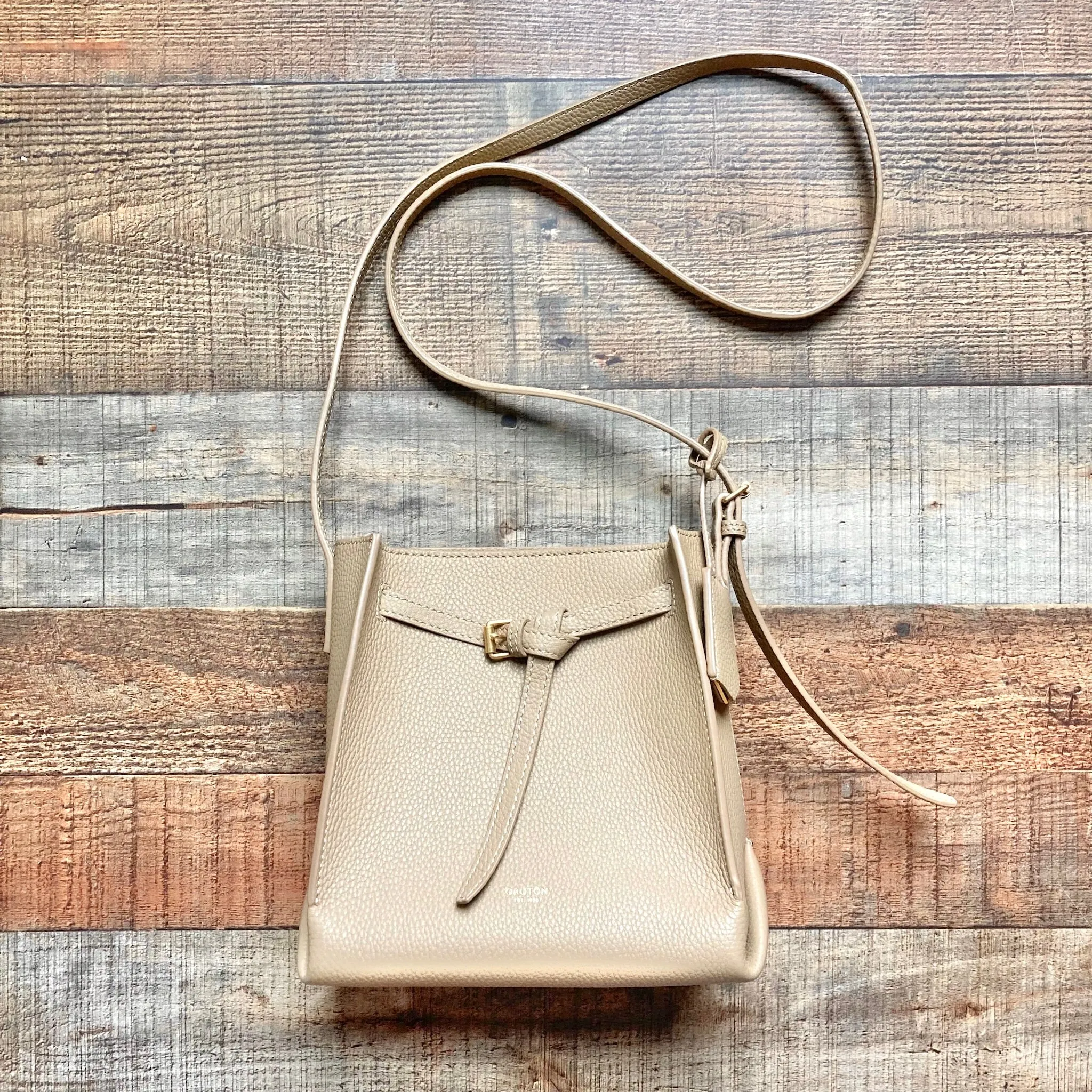 OROTON LEATHER MARGOT MINI BUCKET BAG (GREAT CONDITION,  ONLINE)