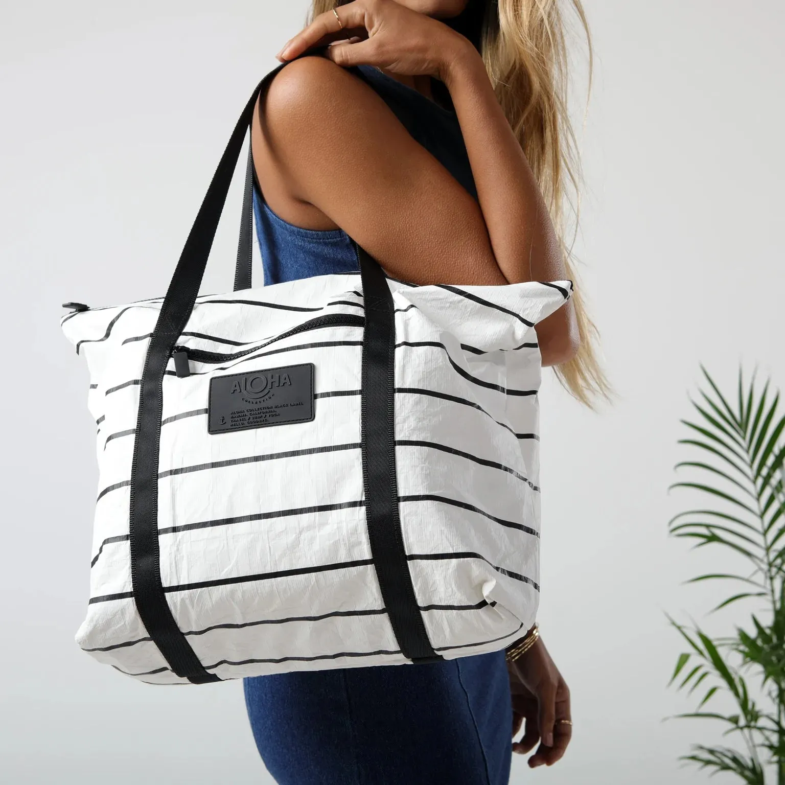 Pinstripe Zipper Tote Black/White