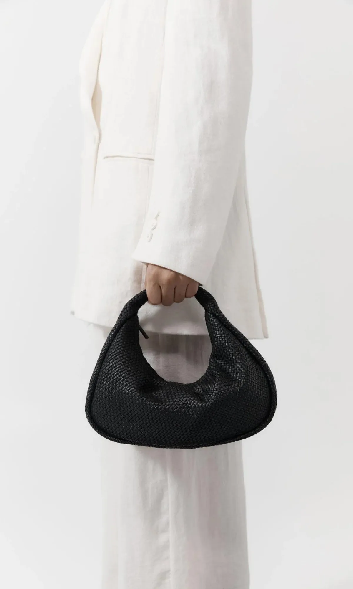 ST. AGNI | Woven Bon Bon Bag