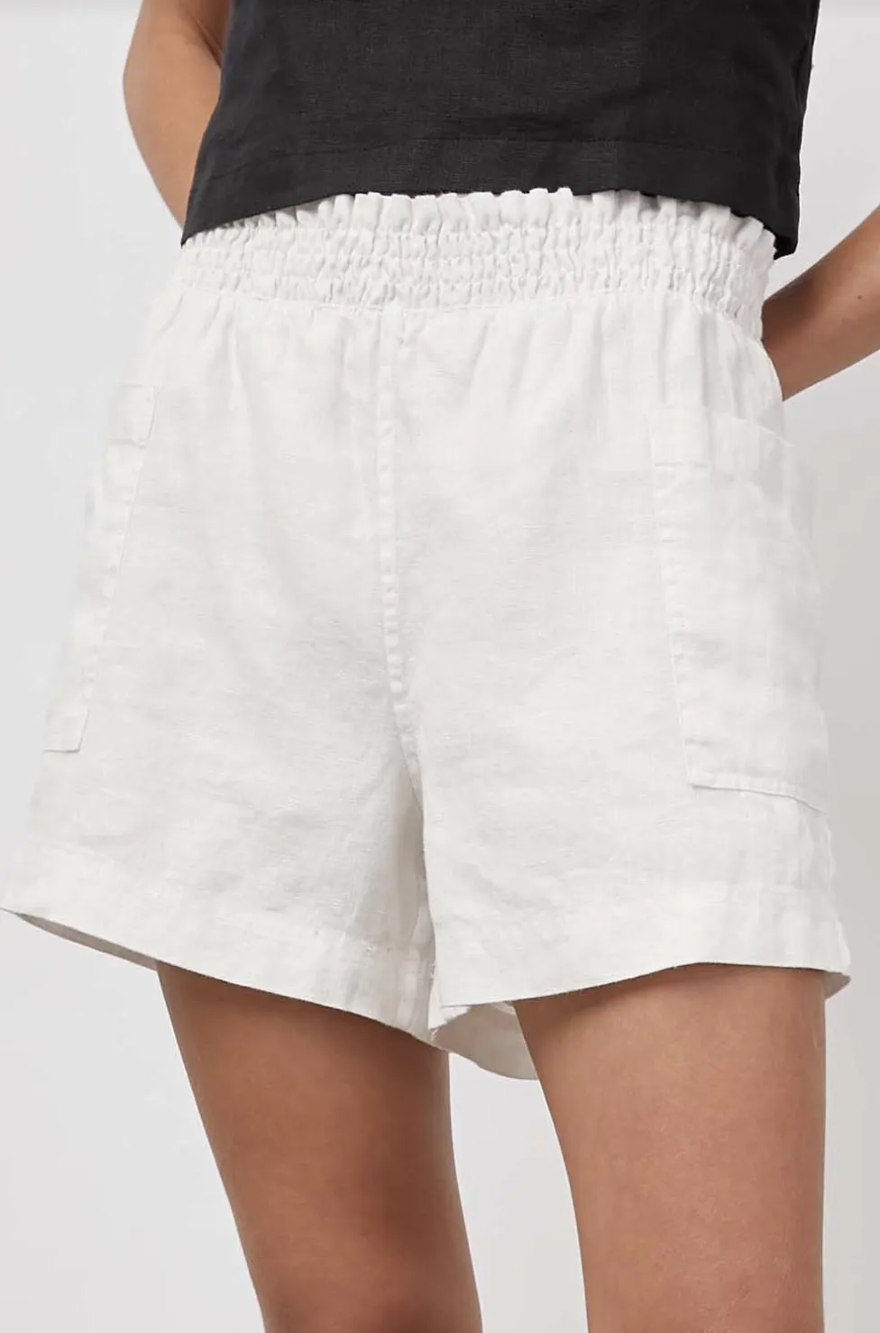 SUMMER SHORT