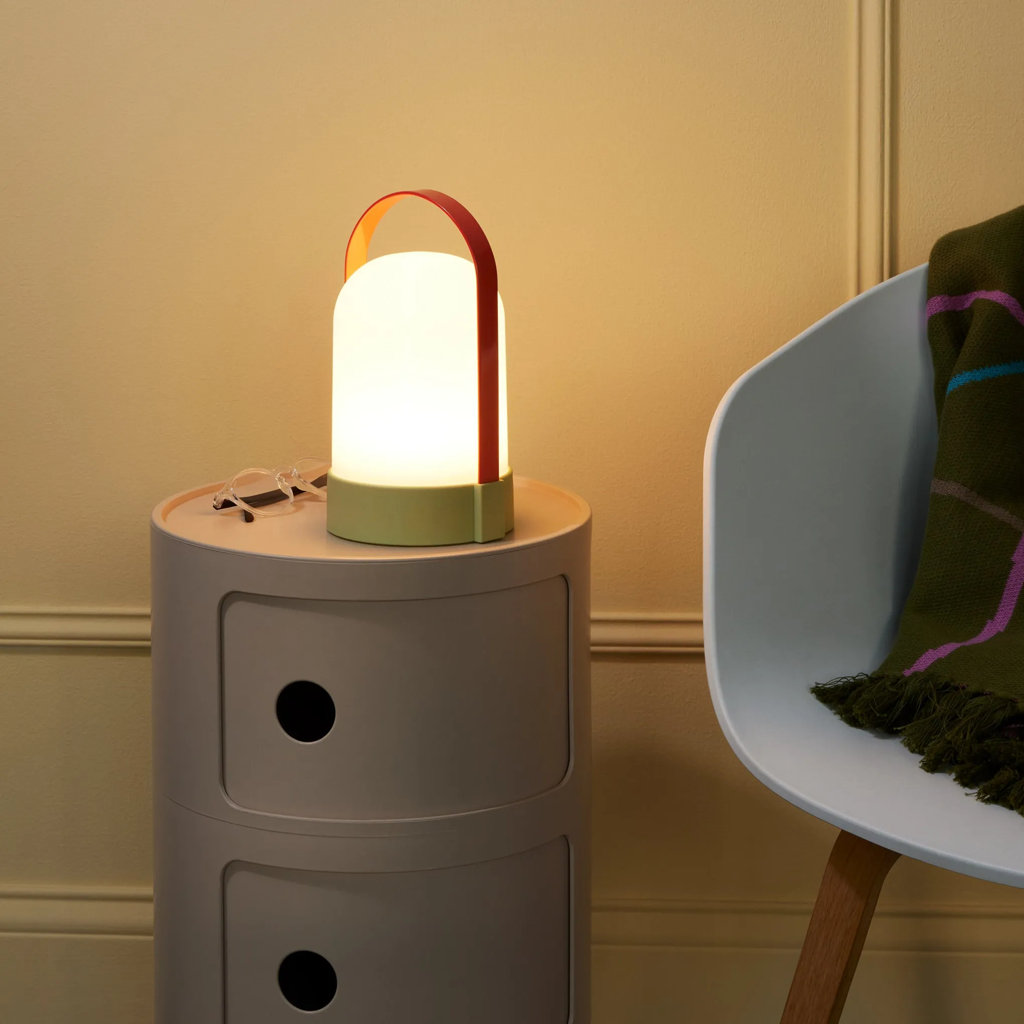 URI Portable Table Lamp